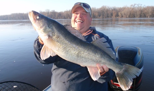 Mississippi River Walleye Fishing Guide Service